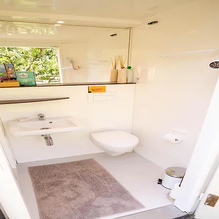 Relaxing Hideaway For Two *