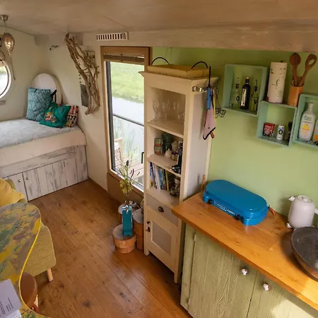 Relaxing Hideaway For Two *